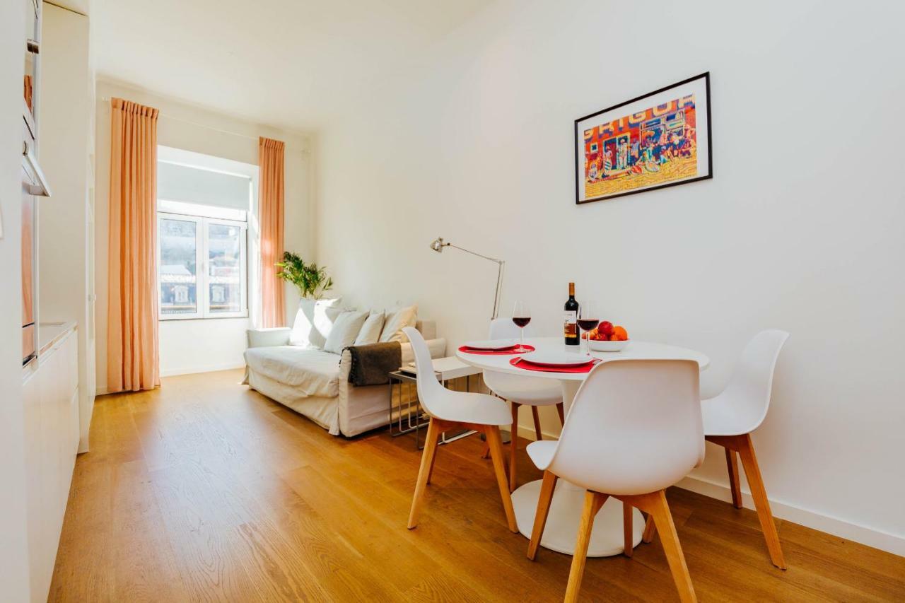 Urban Jungle Apartment Lisbon